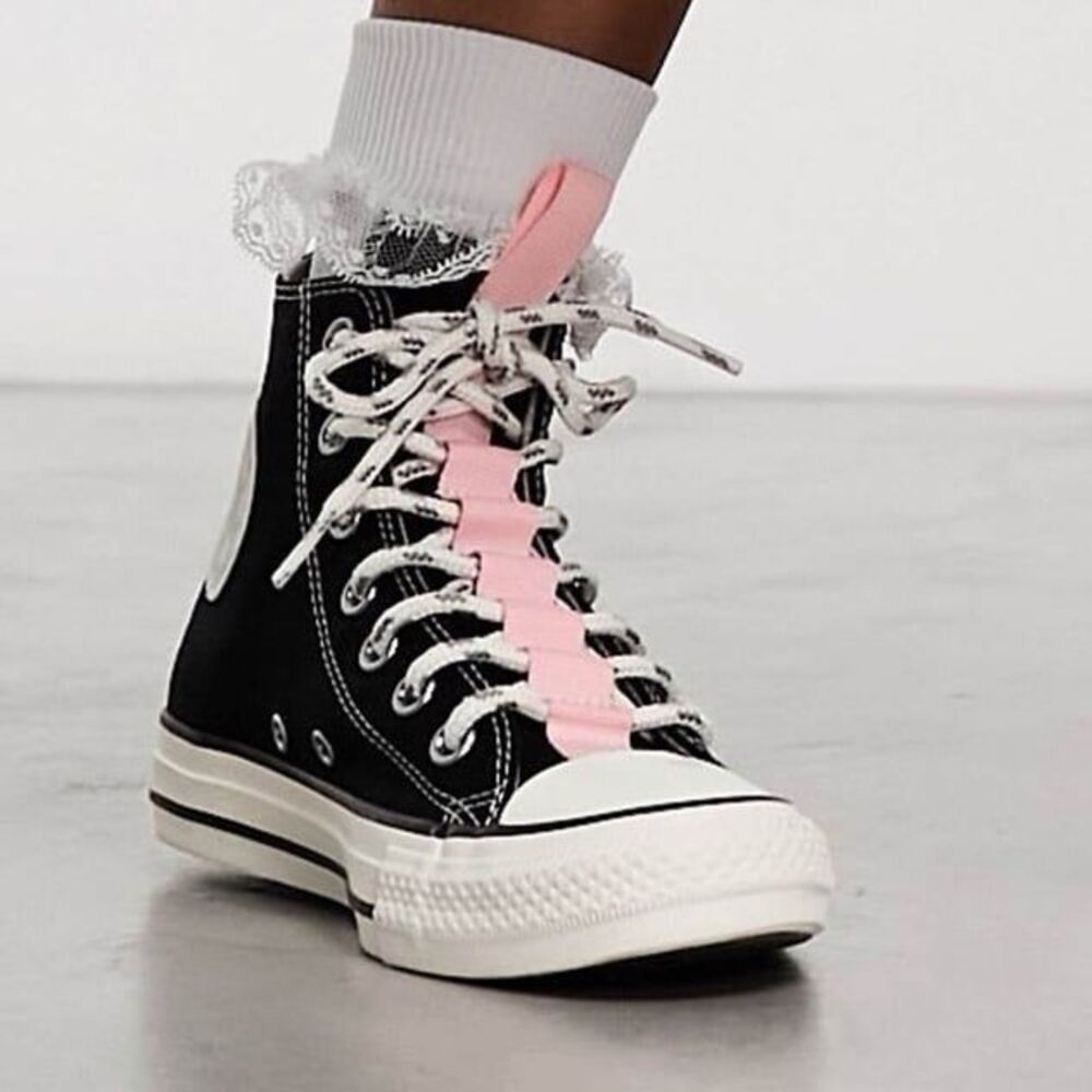 Converse Chuck Taylor All Star sneakers in black & pink size 8 shoes
